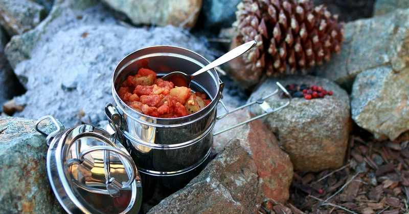 Idées de repas camping : ce qu'on mange quand on n'a pas de four